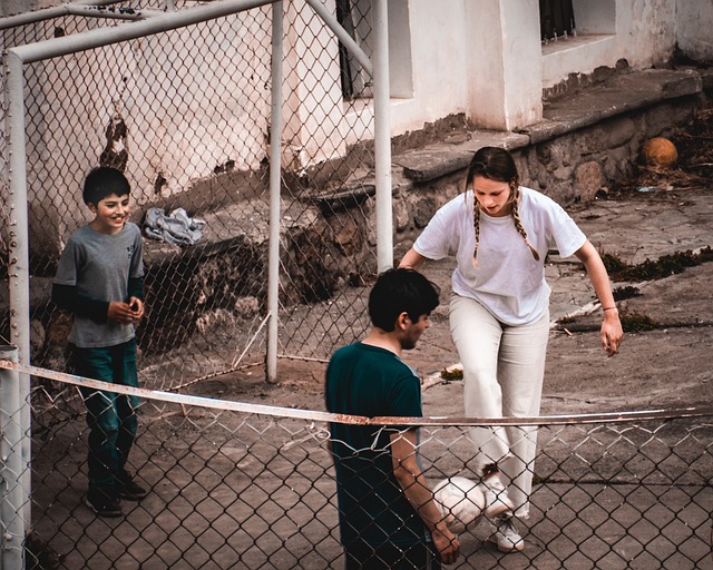 并支持波耶 并支持波耶